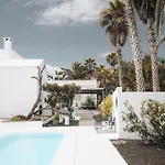 Amonita - Luxurious Space, Private Pool Villa