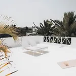 Amonita - Luxurious Space, Private Pool Villa Tiagua