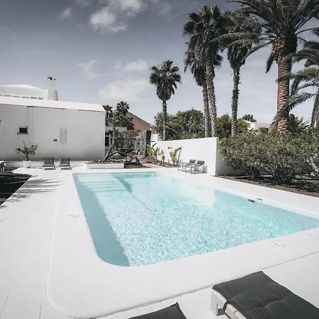 Amonita - Heated Pool, Luxurious Space Tiagua