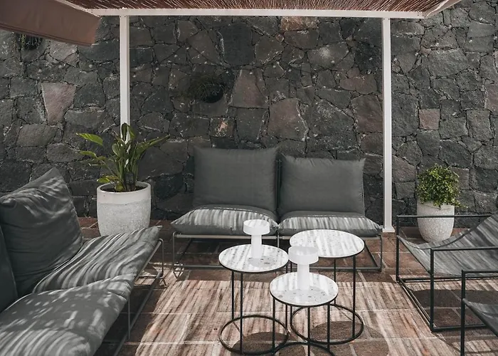 Amonita - Luxurious Space, Private Pool Tiagua