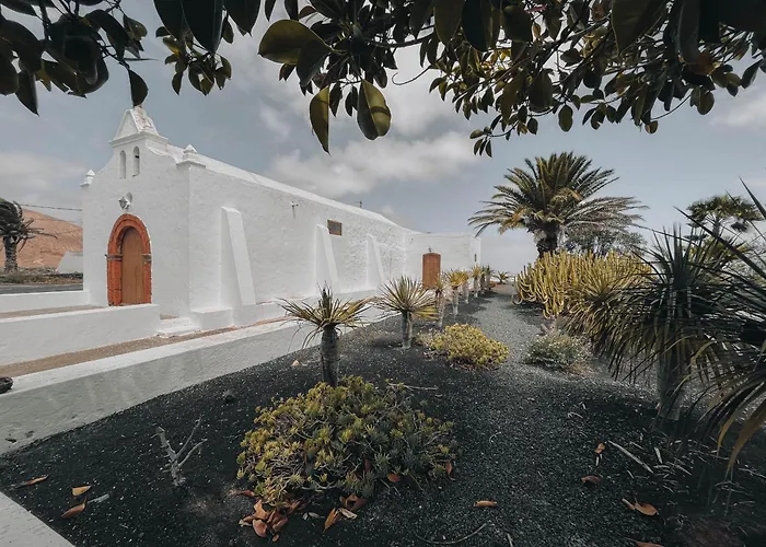 Amonita - Luxurious Space, Private Pool Tiagua